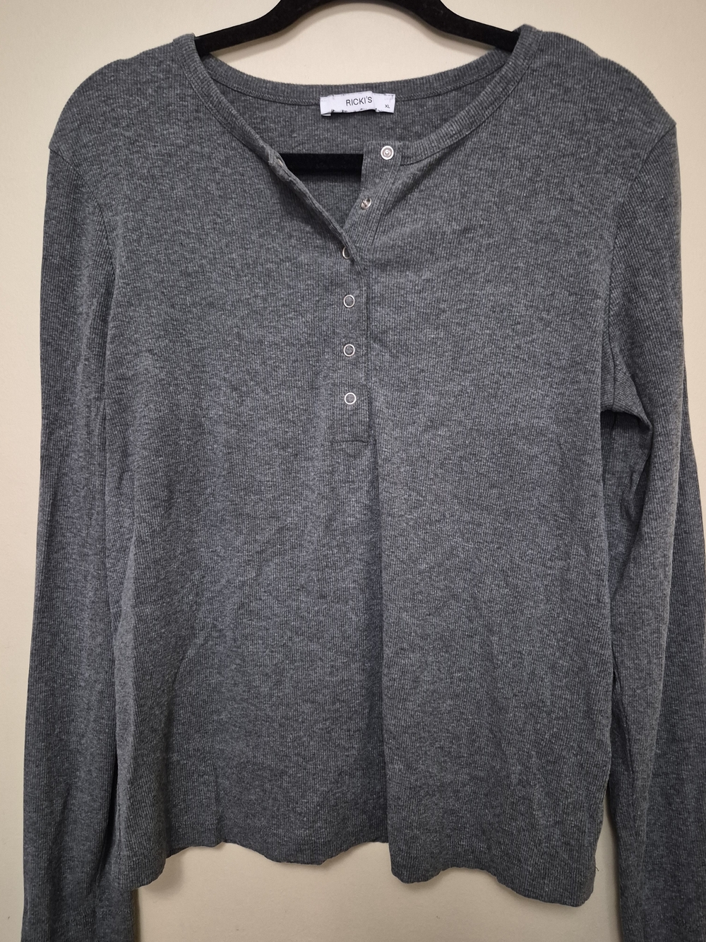 Ricki's Women's Gray Crewneck Henley Long Sleeve Top